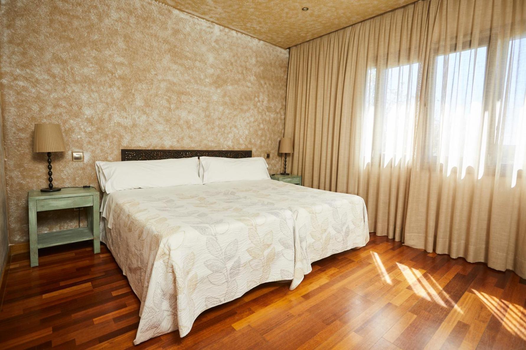 Hotel El Mirlo Blanco Candeleda Eksteriør billede