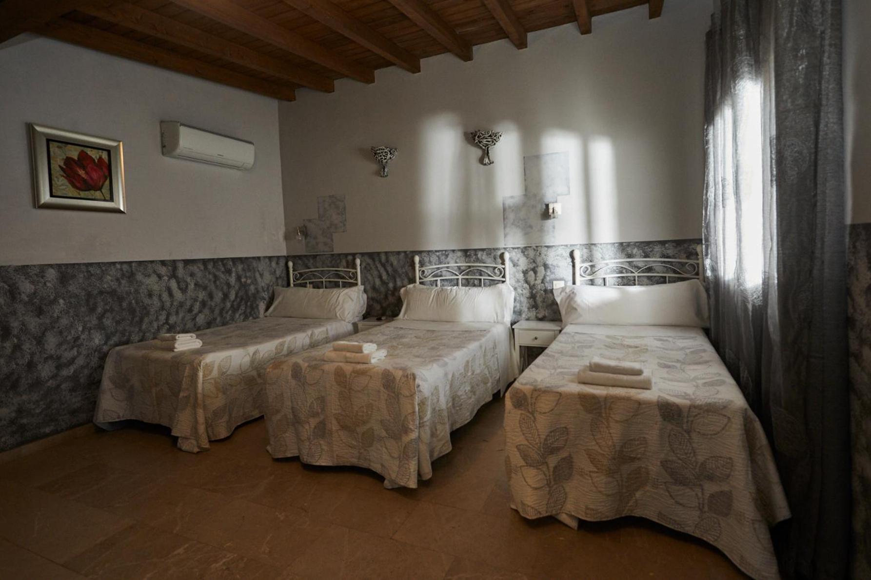 Hotel El Mirlo Blanco Candeleda Eksteriør billede
